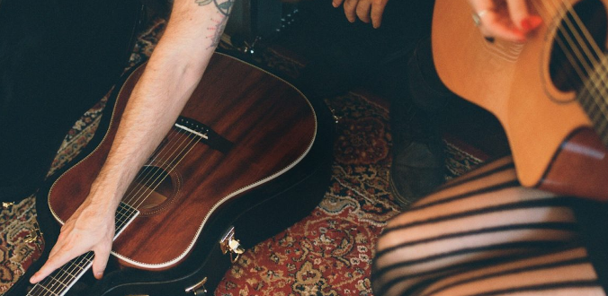 Kr�tko i na temat - Sze�� propozycji gitar akustycznych wed�ug Guitar Center.