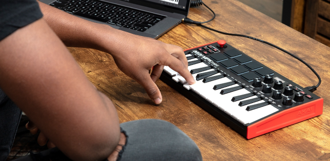 Akai MPK Mini MK3: Kompaktowa Klawiatura Steruj�ca z Wielkimi Mo�liwo�ciami