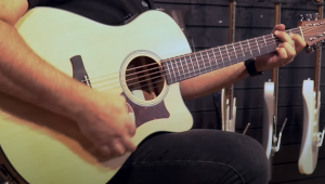 Nowe rozdanie gitar akustycznych Ibanez 2024 - Ibanez AAM 50CE vs Ibanez AAM 300 CE