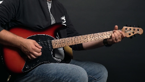 Music Man Cutlass HT Raspberry Burst - test Tomka Andrzajewskiego
