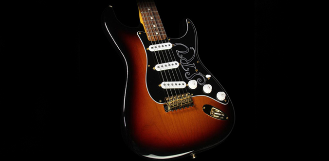 Fender Artist Stevie Ray Vaughan Stratocaster RW 3-Color Sunburs - Mini Test Guitar Center