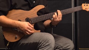 Cort — perfekcyjne rzemios�o w cieniu gigant�w i gitara, kt�ra zmienia wszystko. 