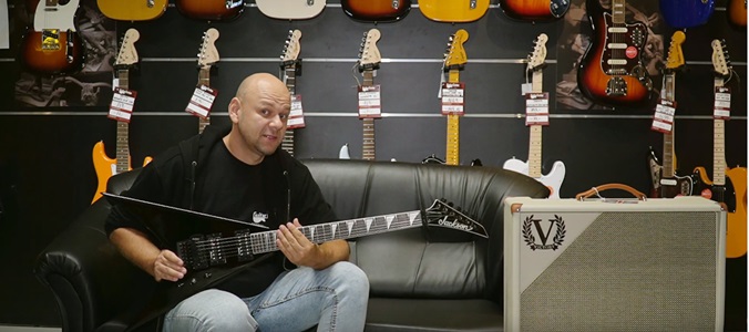 Jackson JS32 King V BK - test z Tomkiem Andrzejewskim