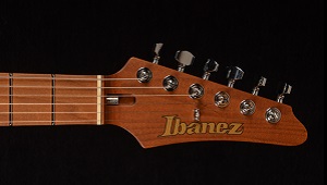 Kr�tko i na temat - Ibanez AZ Prestige vs Ibanez AZES. Kr�l kontra tani w� roboczy!