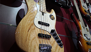 Marcus Miller V7 Swamp Ash-4 NT 2nd Gen - Mini Test Guitar Center