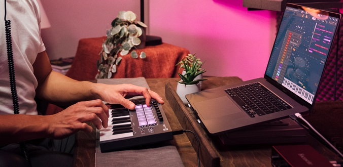 Novation FLkey Mini dostępny w Guitar Center!