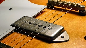 Kr�tko i na temat - Yamaha Revstar RSS02T vs Schecter Solo Specjal II, na przetwornikach P90.
