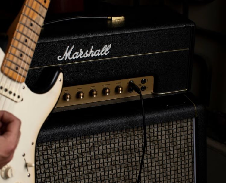 Marshall 1987 X Plexi i gitara