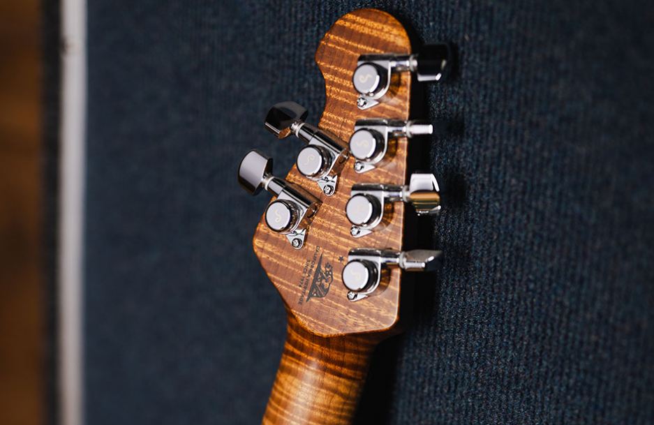 Music Man Luke 4 HH Fireball Klucze