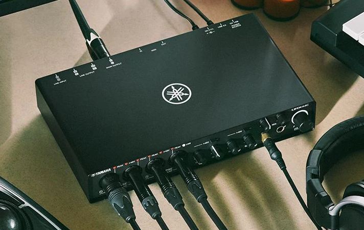 Yamaha URX44C Wygl�d