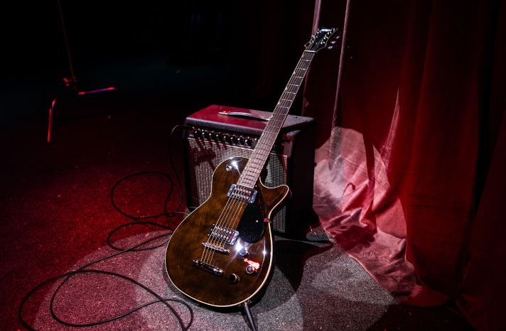 Gretsch Electromatic Jet Baritone Imperial Stain Wygl�d